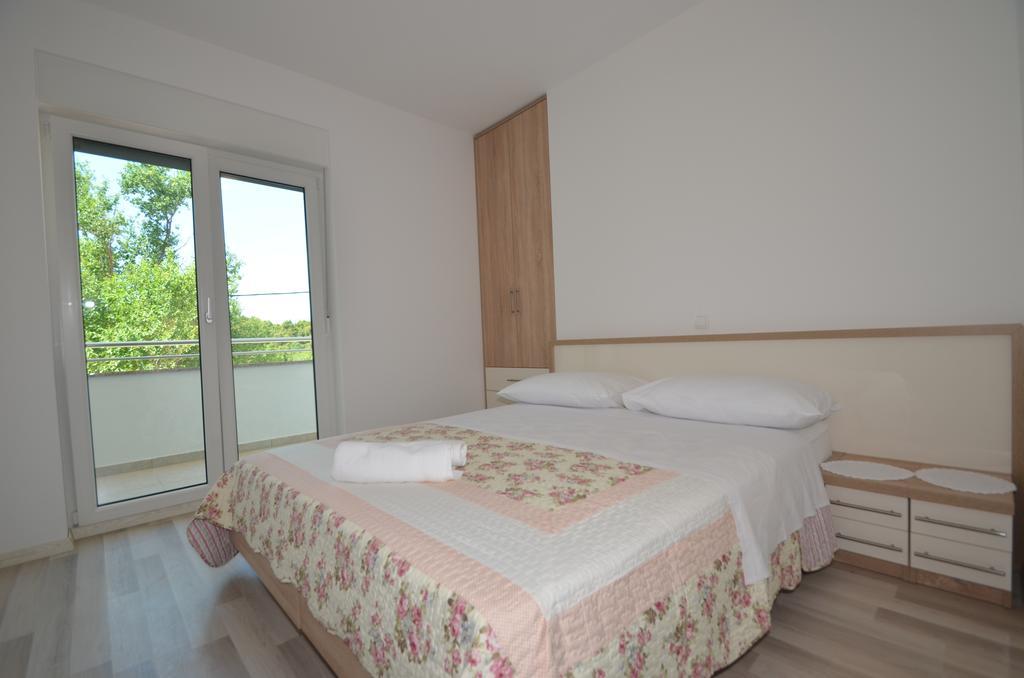 Apartment Anica Kuk Starigrad Paklenica Zimmer foto