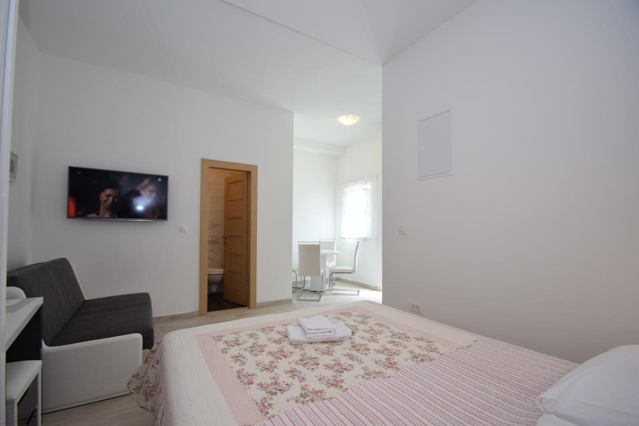 Apartment Anica Kuk Starigrad Paklenica Exterior foto