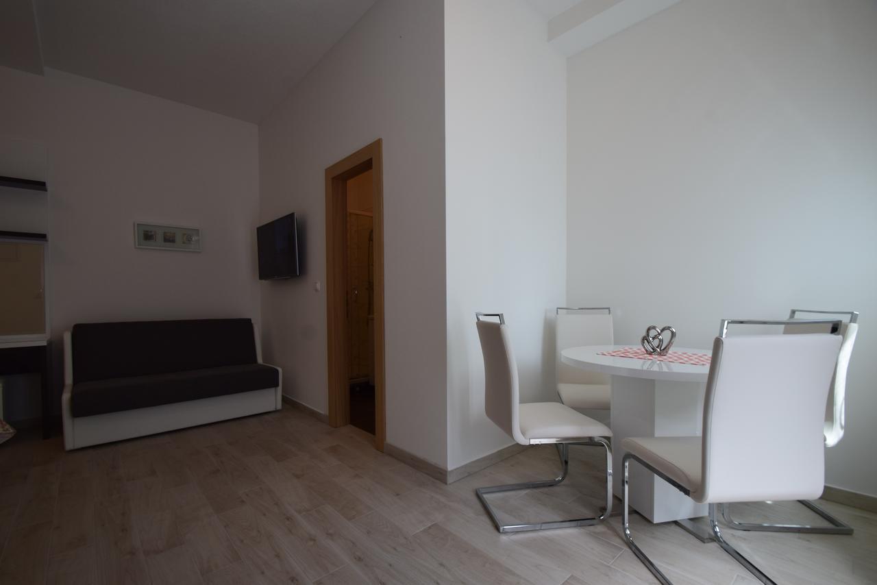 Apartment Anica Kuk Starigrad Paklenica Exterior foto