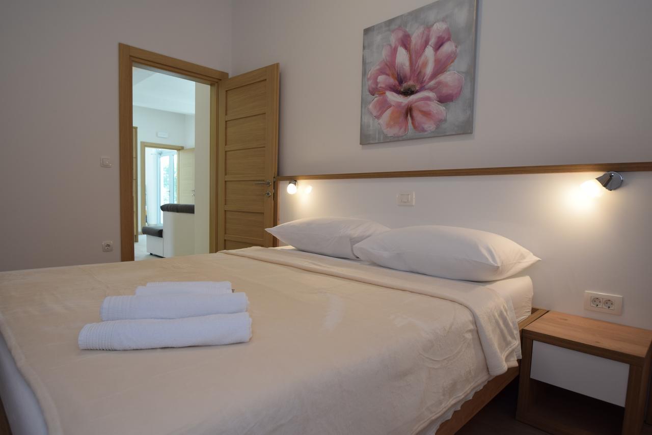 Apartment Anica Kuk Starigrad Paklenica Exterior foto